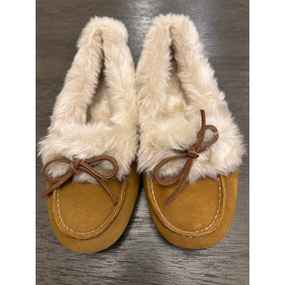 Vionic Juniper moccasin slippers in tan suede with a faux fur lining